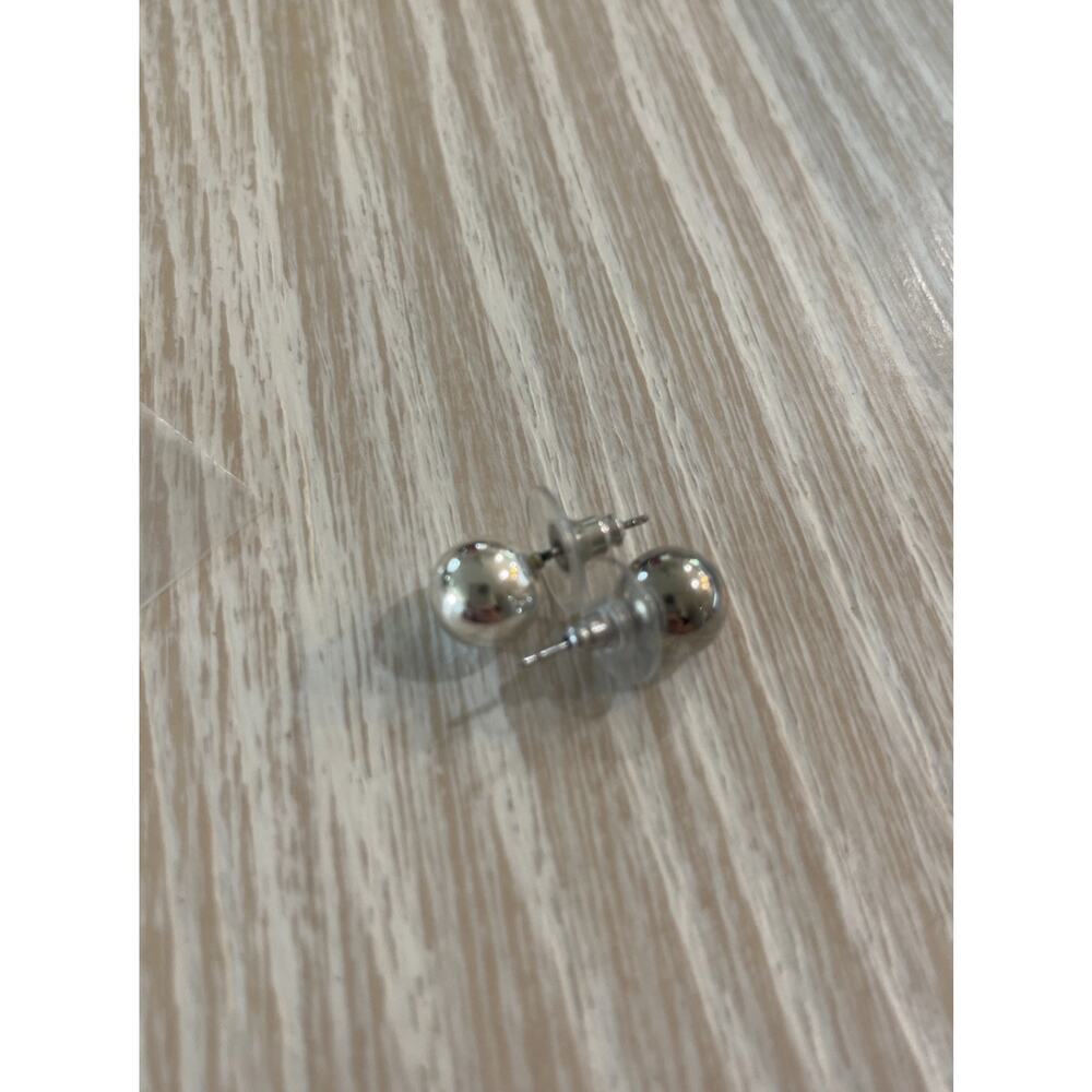 Studded Ball Earrings Silver Tone Fashion Jewelry Pierced‎ 1mm Women’s Accessory - Picture 3 of 4